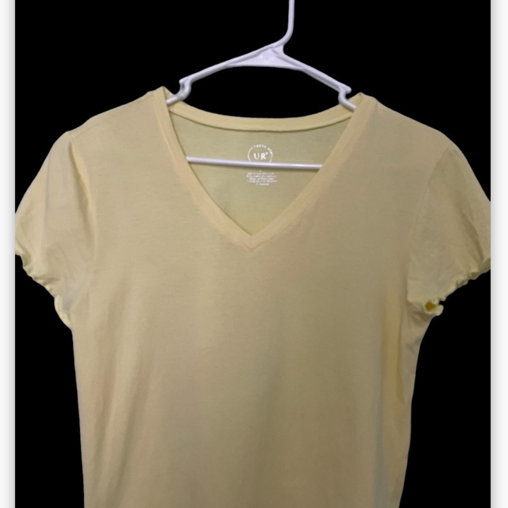 Urban real sunshine yellow crop top size L, super cute and comfortable - Picture 3 of 5